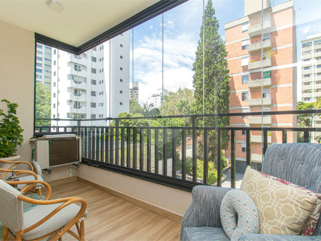 Apartamento à venda com 3 quartos, sendo 2 suítes,  em Campo Belo, São Paulo, SP