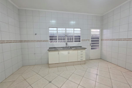 Casa à venda com 3 quartos, sendo 1 suíte, no condomínio Residencial Jardim das Palmeiras, Vinhedo - SP