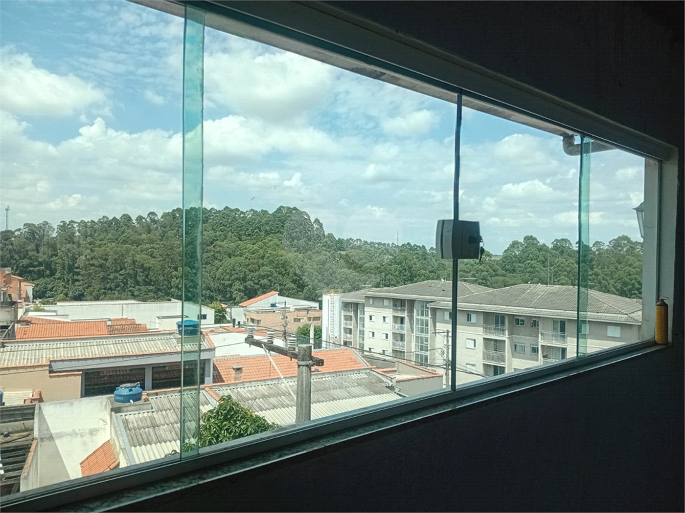Sobrado à venda com 4 quartos, sendo 1 suíte,  em Parque Santa Laura, Ferraz de Vasconcelos, SP