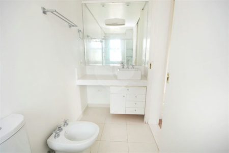 Apartamento à venda com 3 quartos, sendo 1 suíte, em Alto da Boa Vista, São Paulo, SP