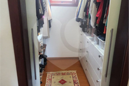 Casa à venda com 4 quartos, sendo 2 suítes, no condomínio Delle Stelle, Louveira - SP