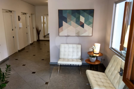 Apartamento à venda com 3 quartos, sendo 1 suíte, em Vila Olímpia, São Paulo, SP