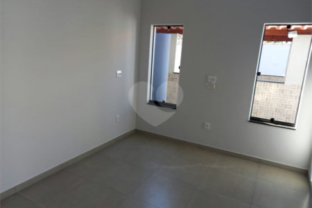 Casa térrea em Araraquara/SP.