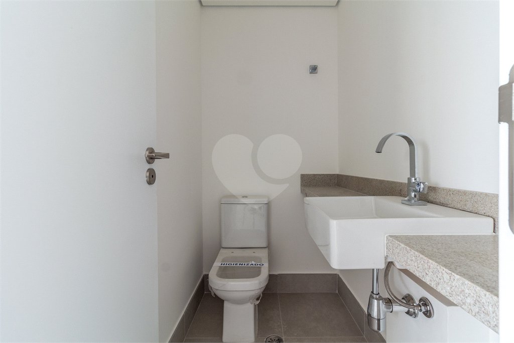 Apartamento à venda ou para alugar com 4 quartos, sendo 3 suítes, em Jardim Morumbi, São Paulo, SP