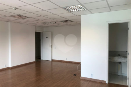 Sala à venda em Chácara Santo Antônio, São Paulo, SP