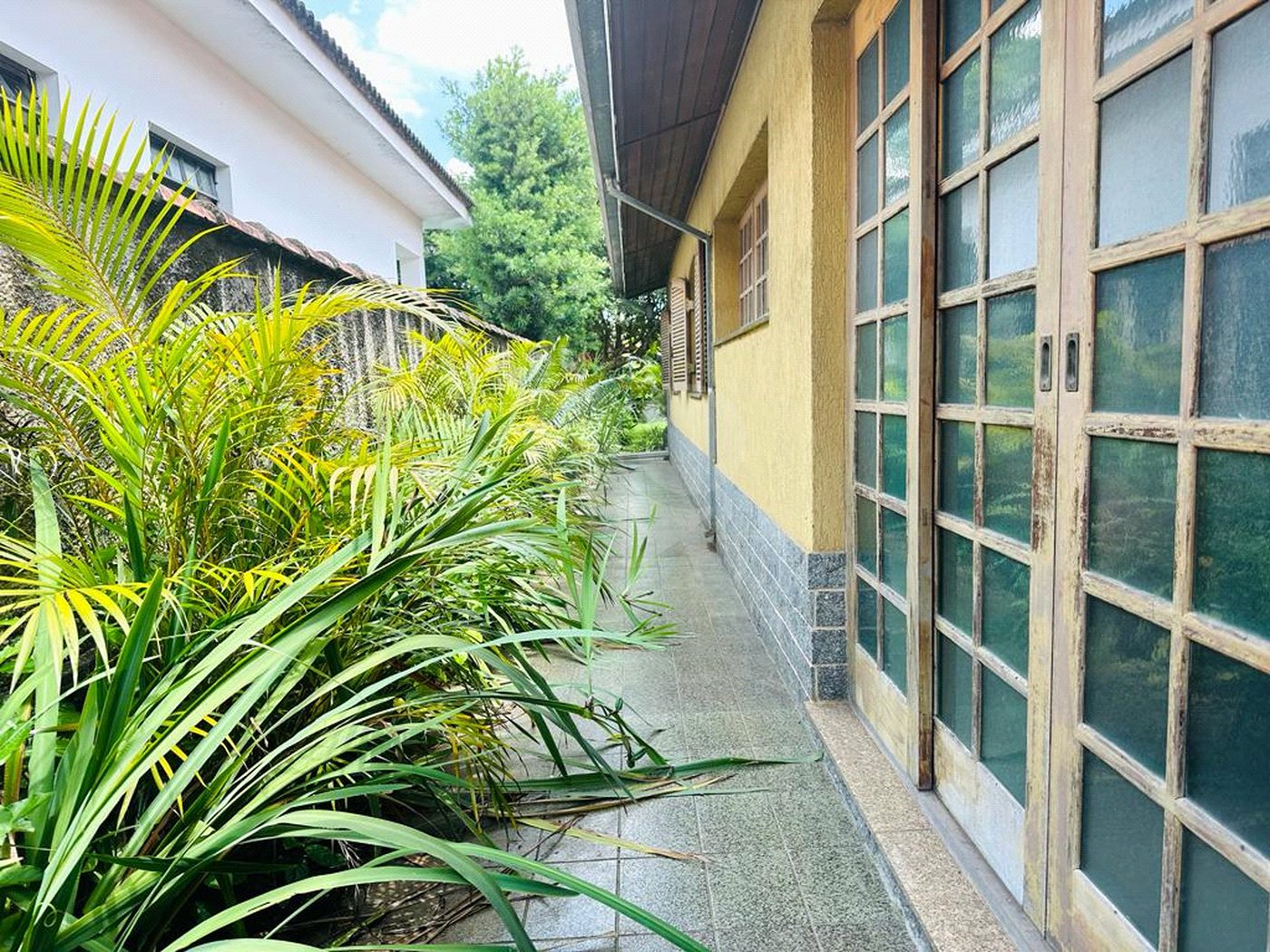 Casa Térrea à venda com 4 quartos, sendo 1 suíte, em Interlagos, São Paulo, SP