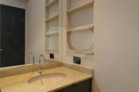 Apartamento à venda ou para alugar com 1 quarto em Pinheiros, São Paulo, SP