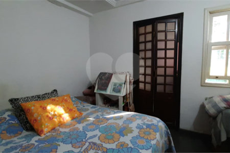 Sobrado à venda com 3 quartos, sendo 1 suíte, em Jardim Regina, São Paulo, SP