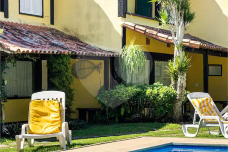 Casa à venda com 4 quartos, sendo 1 suíte,  em Geribá, Armação dos Búzios, RJ