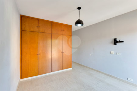 Sobrado à venda com 4 quartos, sendo 1 suíte, em Jardim Prudência, São Paulo, SP