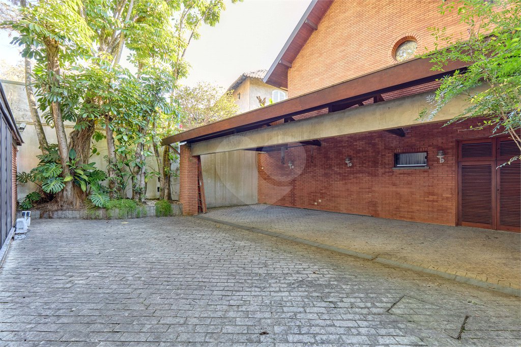 Sobrado à venda com 5 quartos, sendo 3 suítes, em Jardim dos Estados, São Paulo, SP