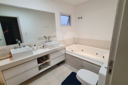 Casa à venda com 5 quartos, sendo 3 suítes, no condomínio Altos da Serra Iv - São José dos Campos - Sp, São José dos Campos - SP