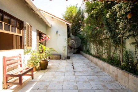 Casa Térrea à venda com 1 suíte em Vila Romana, São Paulo, SP