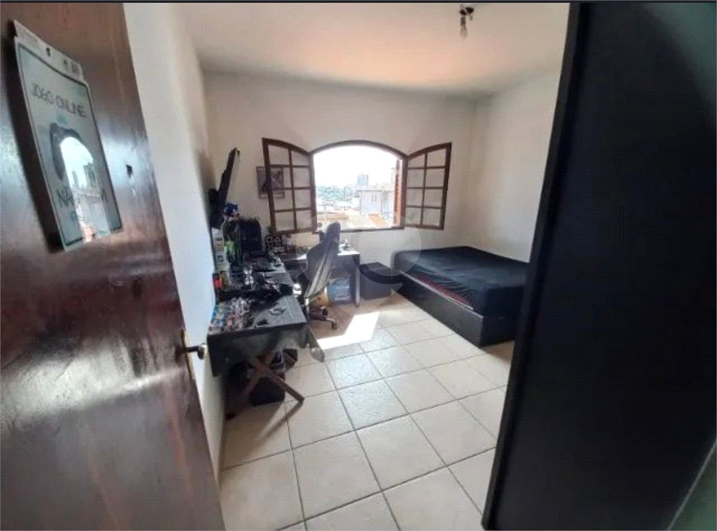 Sobrado à venda com 4 quartos, sendo 1 suíte, em Santo Antônio, Osasco, SP
