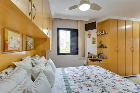 Apartamento à venda com 3 quartos, sendo 2 suítes, em Santo Amaro, São Paulo, SP