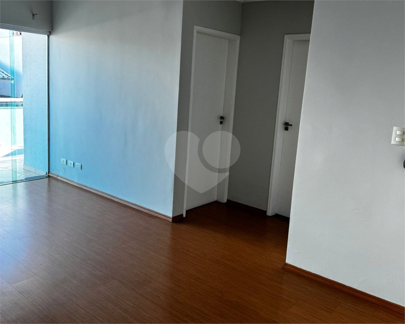 Casa à venda com 3 quartos, sendo 1 suíte, no condomínio Residencial Villa dos Inglezes, Sorocaba - SP