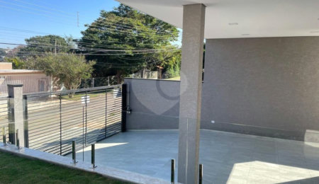 Casa à venda com 3 suítes em Parque Arco Iris, Atibaia, SP