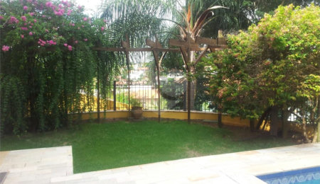 Casa à venda com 3 quartos, sendo 1 suíte,  no condomínio Vinhas da Vista Alegre - Lado Café, Vinhedo - SP