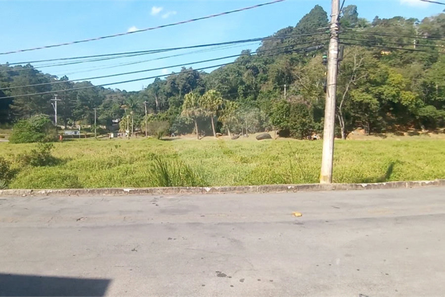 Casa à venda com 4 suítes no condomínio Alpes da Cantareira, Mairiporã - SP