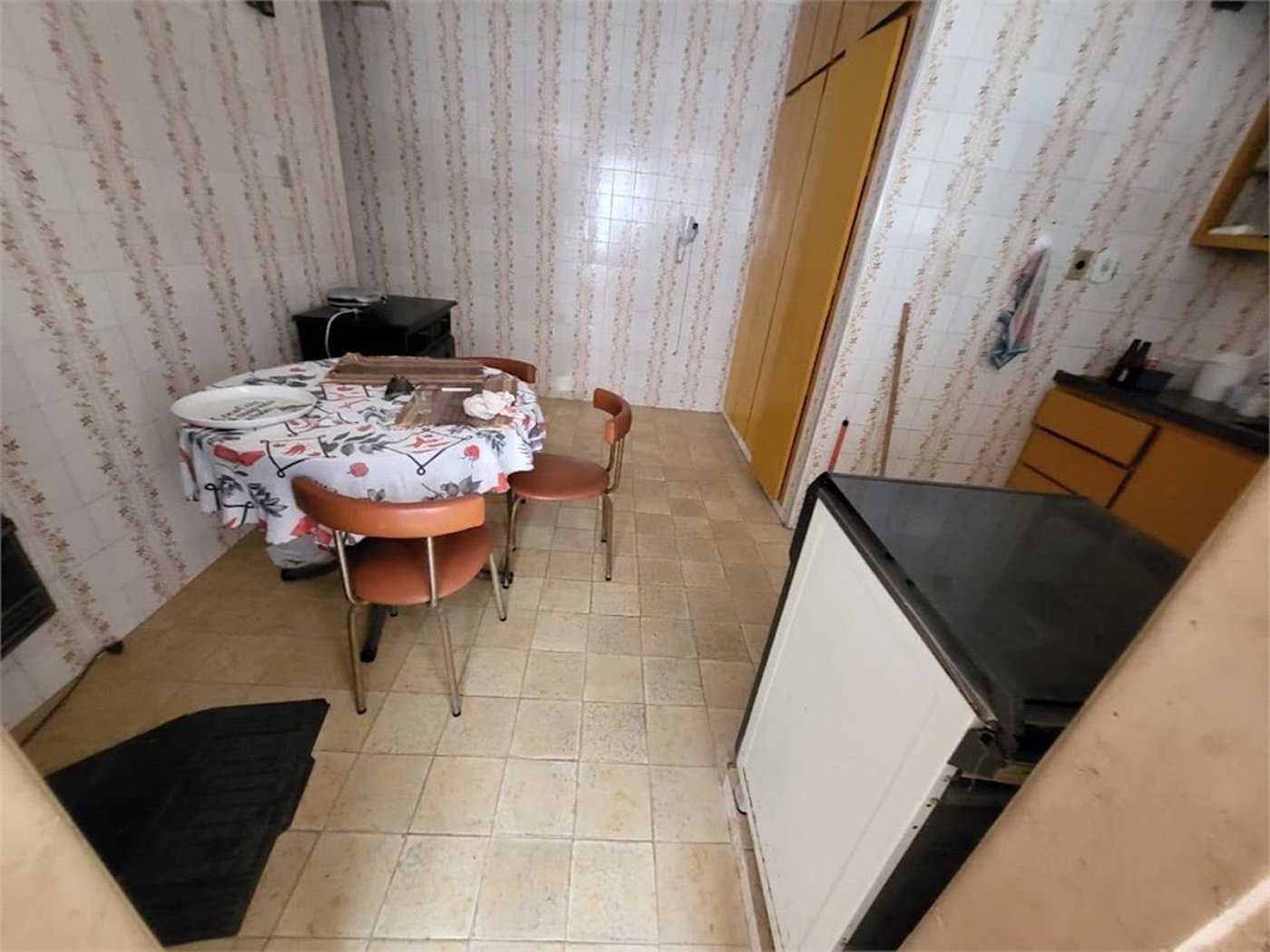 Apartamento com 4 dormitórios à venda, 180 m² por R$ 700.000,00 - Gonzaga - Santos/SP