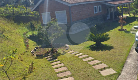 Casa em condomínio à venda com 3 quartos, sendo 1 suíte,  no Centro, Bom Jesus dos Perdões, SP