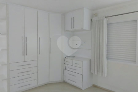 Casa à venda com 4 quartos, sendo 2 suítes,  em Vila Santista, Atibaia, SP