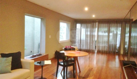 Sobrado à venda com 4 quartos, sendo 1 suíte,  em Jardim Novo Mundo, São Paulo, SP