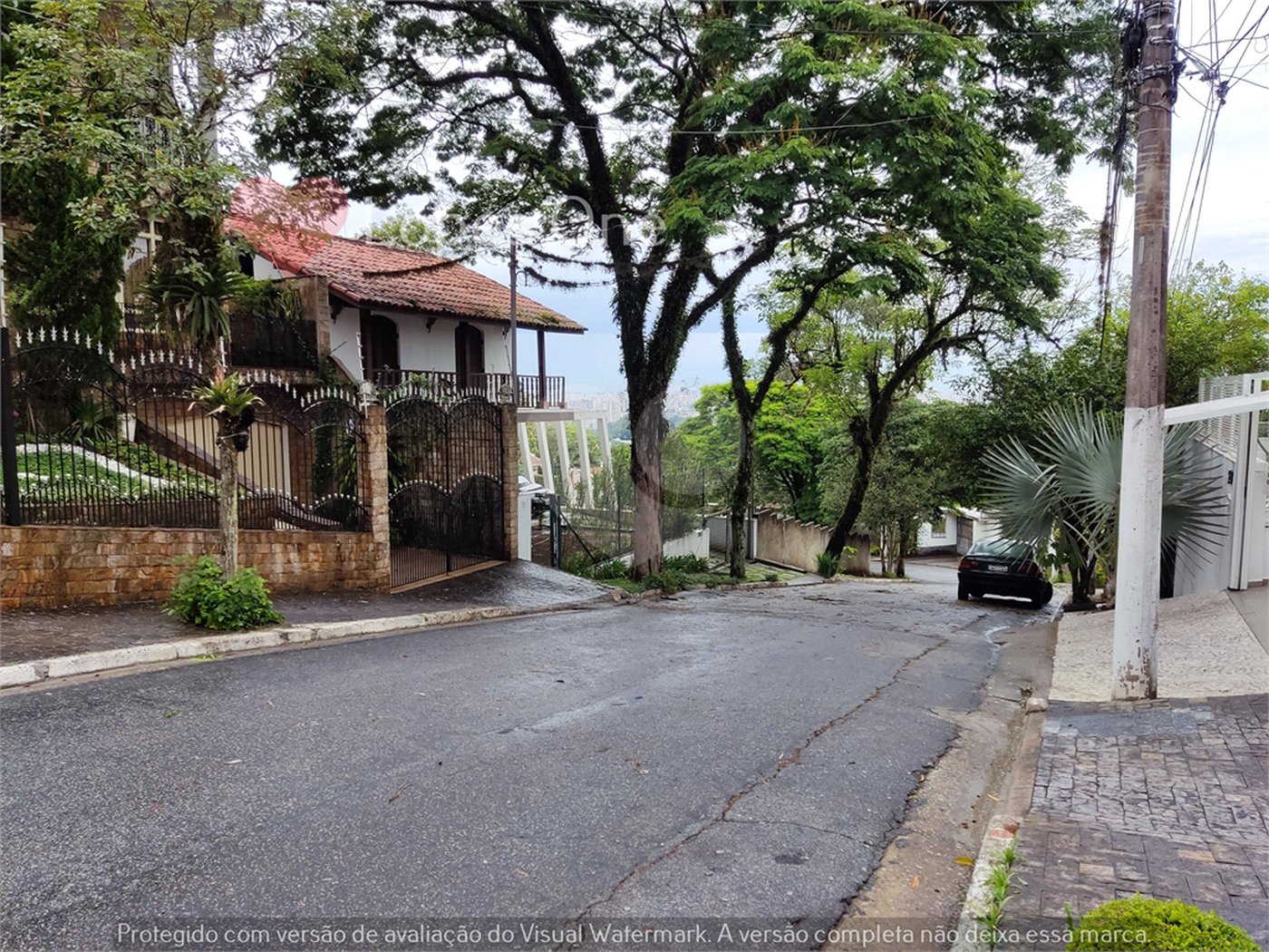 Casa à venda com 3 quartos, sendo 2 suítes, no condomínio Filipe de Vitry, São Paulo - SP