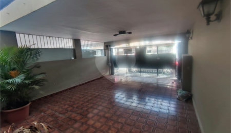 Sobrado à venda com 3 quartos, sendo 1 suíte,  em Chácara Santo Antônio, São Paulo, SP