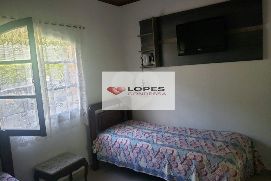 Casa à venda com 4 quartos, sendo 2 suítes, no condomínio Alpes da Cantareira, Mairiporã - SP