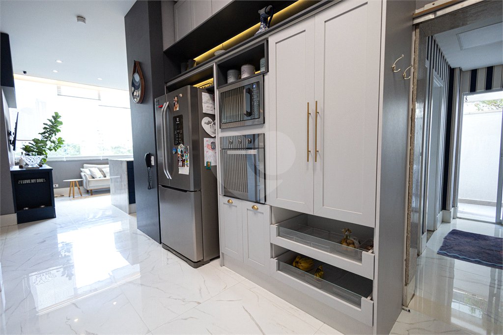 Apartamento à venda com 5 quartos, sendo 4 suítes,  em Parque Reboucas, São Paulo, SP