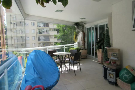 Apartamento à venda com 3 suítes em Real Parque, São Paulo, SP