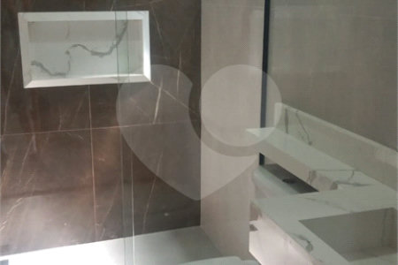 Casa Térrea à venda com 3 quartos, sendo 1 suíte,  no Centro, Bom Jesus dos Perdões, SP