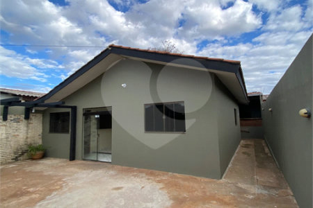 Casa para alugar com 3 quartos, sendo 1 suíte, em Parque das Aroeiras, Ponta Porã, MS