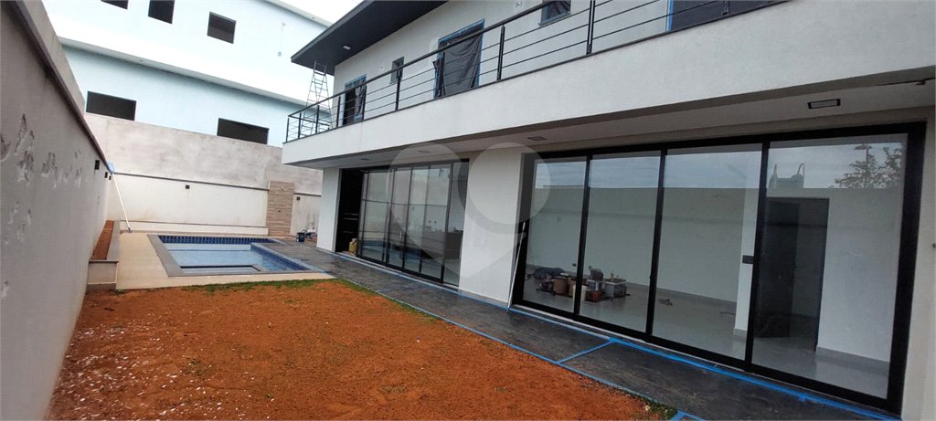 Casa à venda ou para alugar com 5 quartos, sendo 3 suítes, no condomínio Figueira Garden, Atibaia - SP