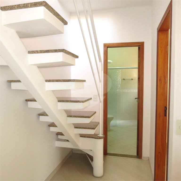 Casa à venda com 2 quartos, sendo 1 suíte,  no condomínio Tucury, São Paulo - SP