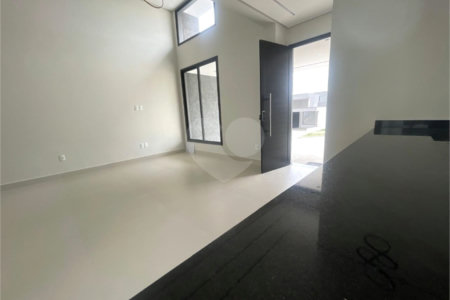 Casa à venda com 3 suítes no condomínio Jardim Residencial Helena Maria, Sorocaba - SP