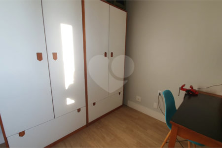 Apartamento à venda com 2 quartos, sendo 1 suíte,  em Jardim Monte Kemel, São Paulo, SP