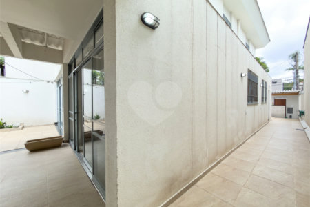 Casa de Vila à venda com 3 quartos, sendo 1 suíte, em Indianópolis, São Paulo, SP