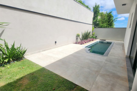 Casa à venda com 3 suítes no condomínio Terras de São Francisco, Vinhedo - SP