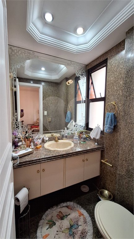 Apartamento em Perdizes 3 suítes, 4 vagas de garagem.