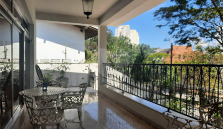 Casa à venda com 4 quartos, sendo 3 suítes,  em Jardim Marajoara, São Paulo, SP