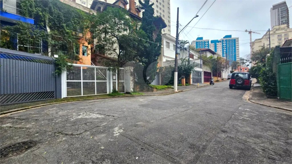 Casa de Vila à venda com 4 quartos, sendo 2 suítes, em Sumarezinho, São Paulo, SP