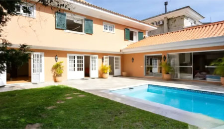 Casa à venda com 4 suítes em Jardim Leonor, São Paulo, SP