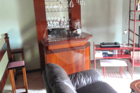 Chácara à venda com 4 quartos, sendo 1 suíte,  em Vila Dom Pedro, Atibaia, SP