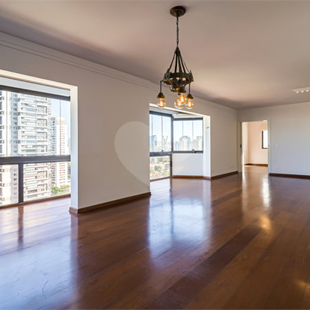 Apartamento à venda com 3 suítes em Cidade Monções, São Paulo, SP