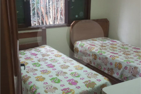 Sobrado à venda com 4 quartos, sendo 1 suíte, em Interlagos, São Paulo, SP