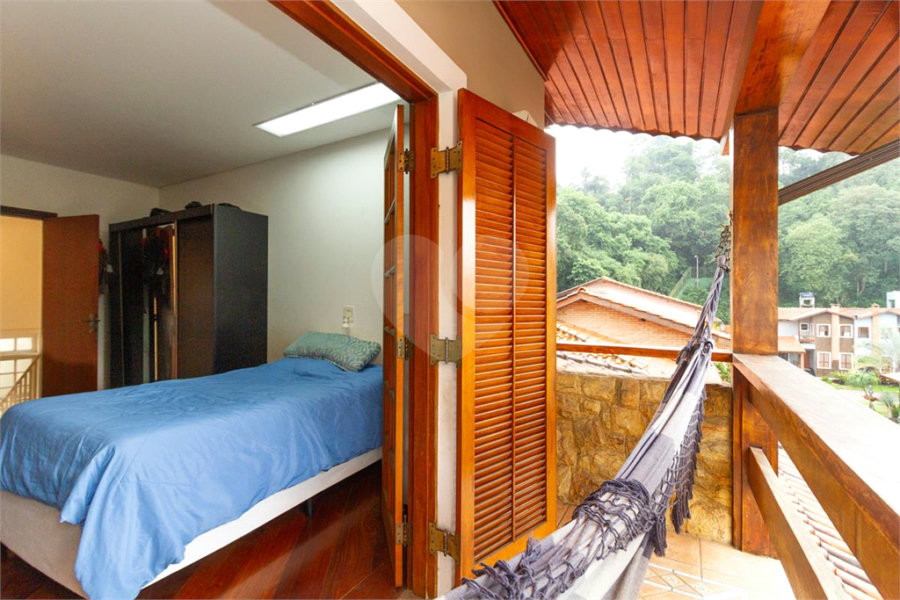 Casa à venda com 4 quartos, sendo 2 suítes, no condomínio Da Serra, São Paulo - SP