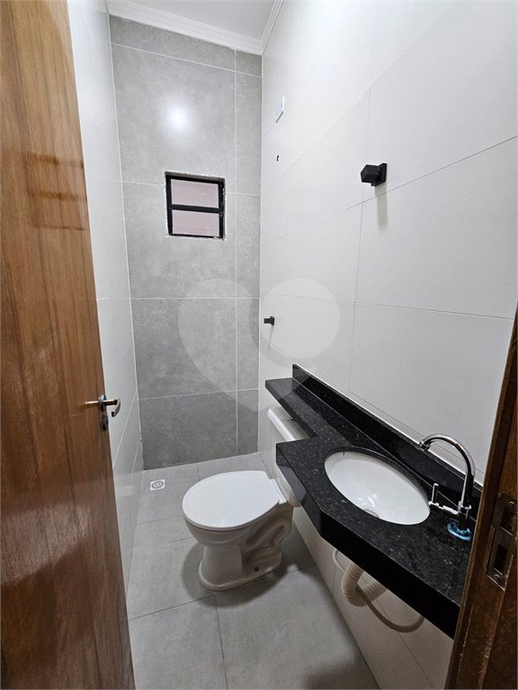 Casa à venda com 3 quartos, sendo 1 suíte,  em Maracanã, Praia Grande, SP