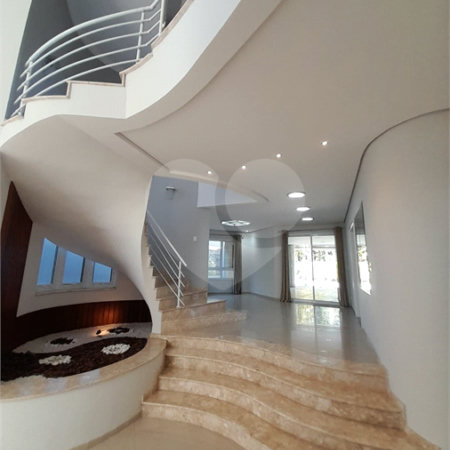 Casa à venda com 4 quartos, sendo 3 suítes, no condomínio Residencial Terras de Vinhedo, Vinhedo - SP